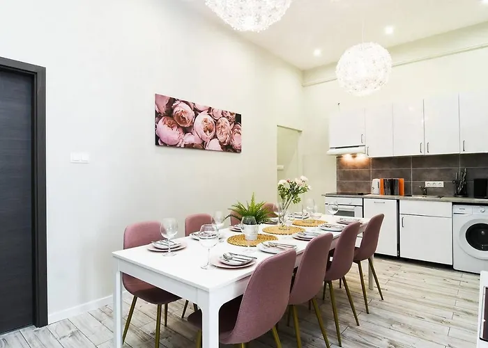 Ultra Central And Stylish Apartment With Ac