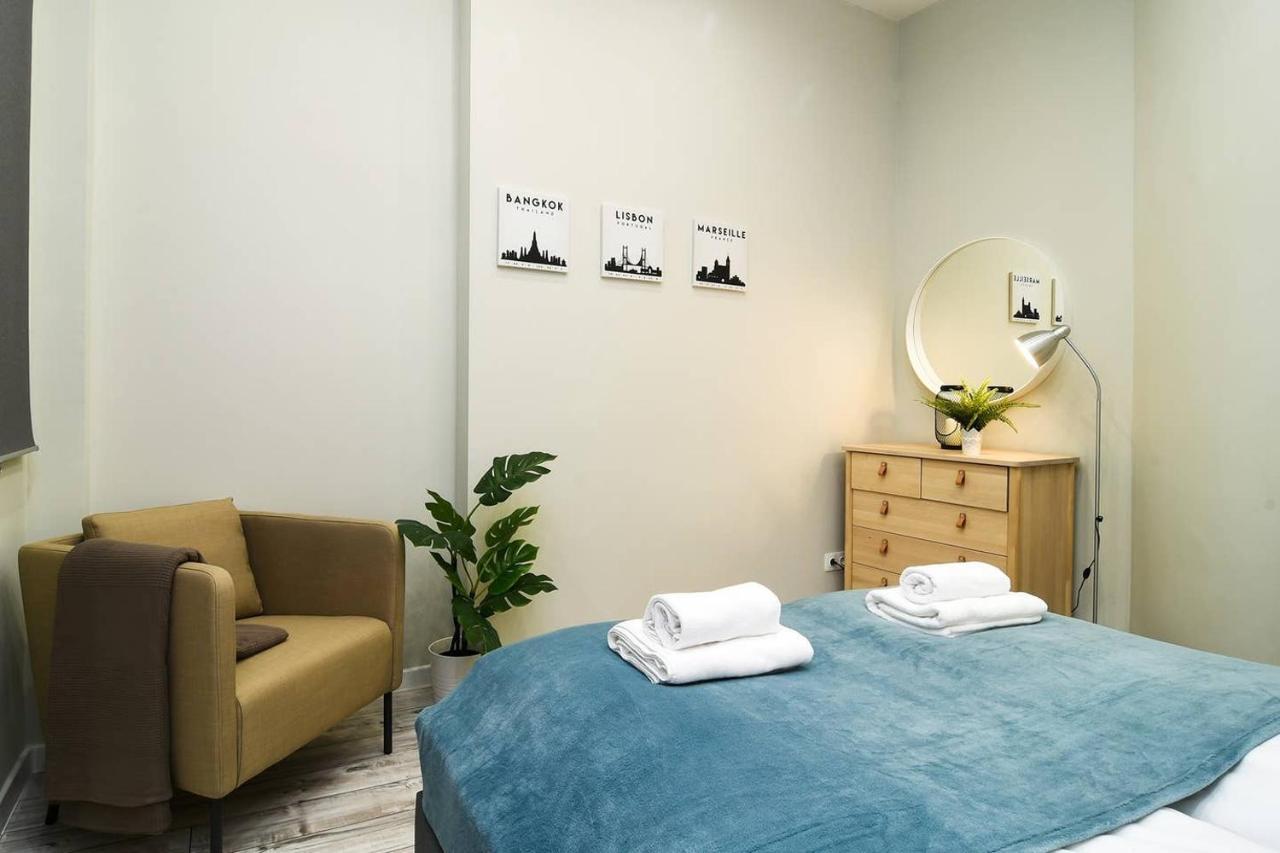Ultra And Stylish With Ac Apartment