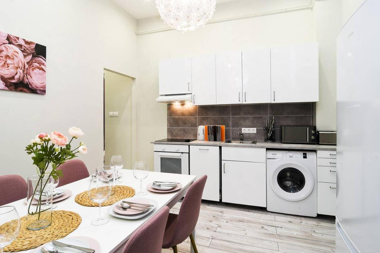 Ultra And Stylish With Ac Budapest