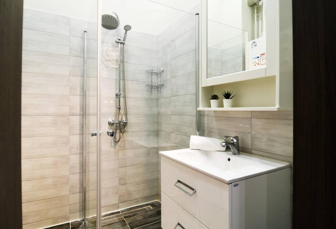 Apartment Ultra And Stylish With Ac Budapest